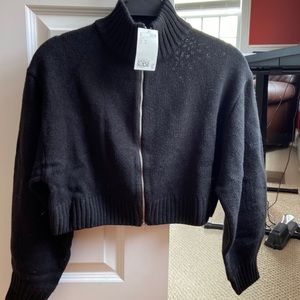 NWT. black cropped zip cardigan. Size xs